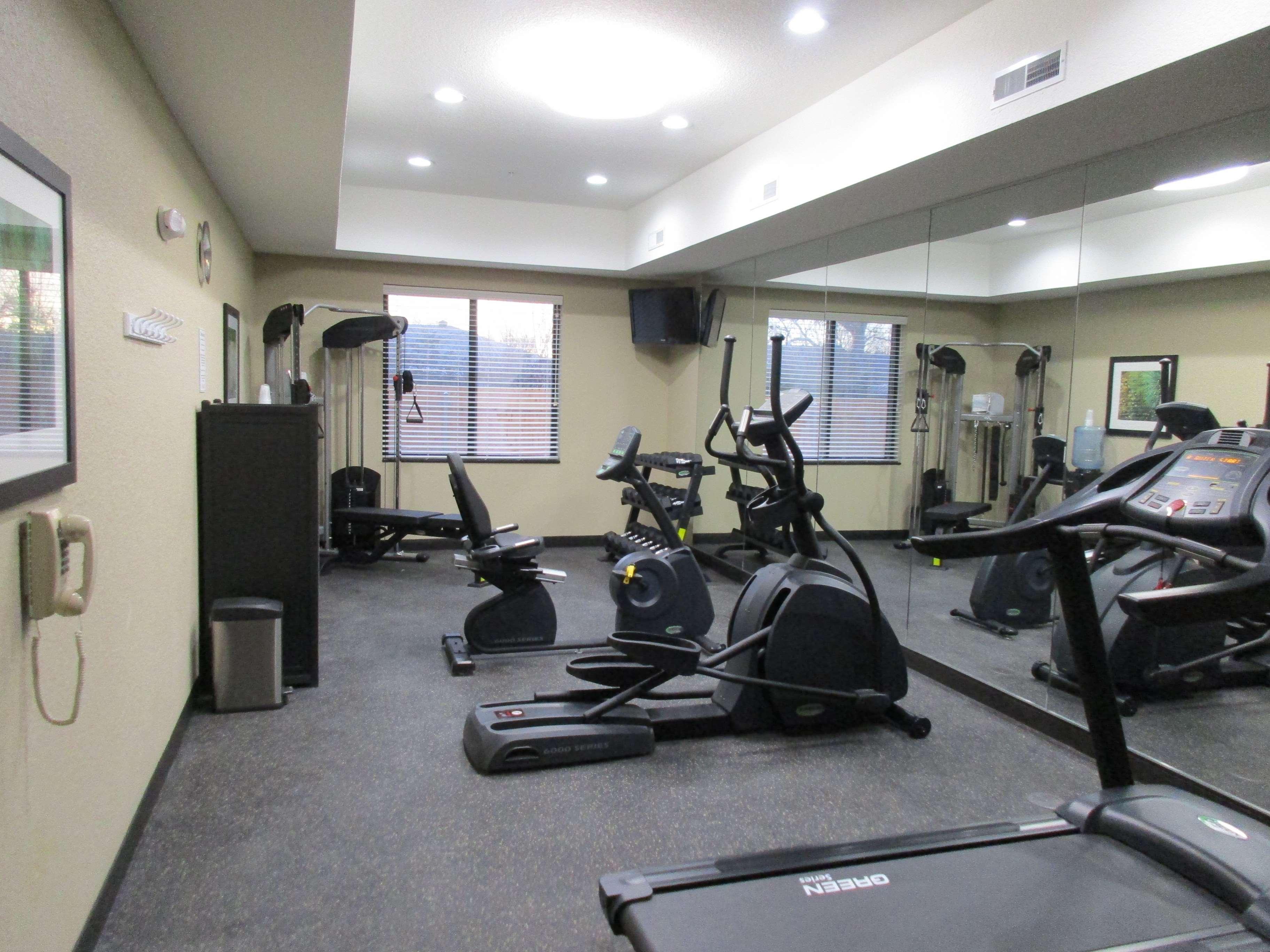 Best Western Plus Fairview Inn & Suites מראה חיצוני תמונה